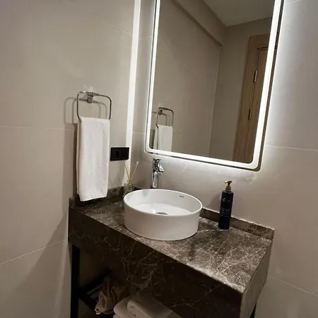 Venzi Ayayorgi-adult Only 15 *