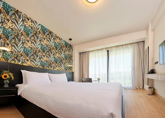 Venzi Ayayorgi-adult Only 15 * Кешме