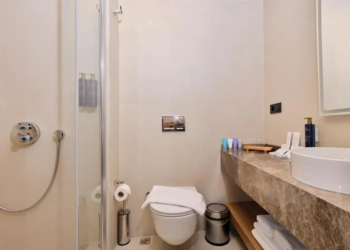 Venzi Ayayorgi-adult Only 15 * Кешме