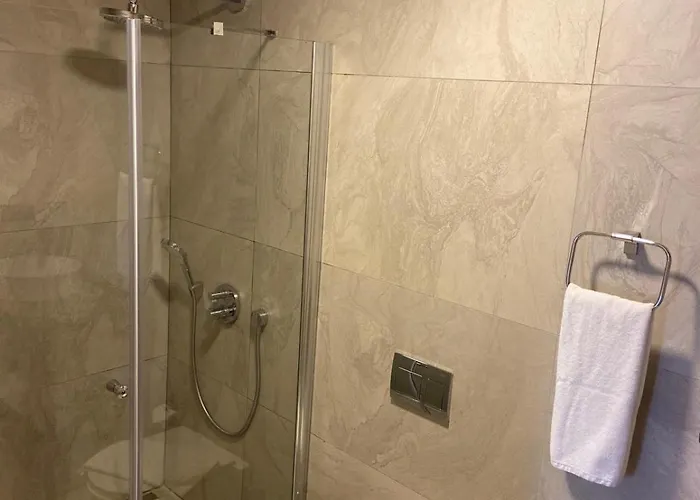 Venzi Ayayorgi-adult Only 15 Кешме