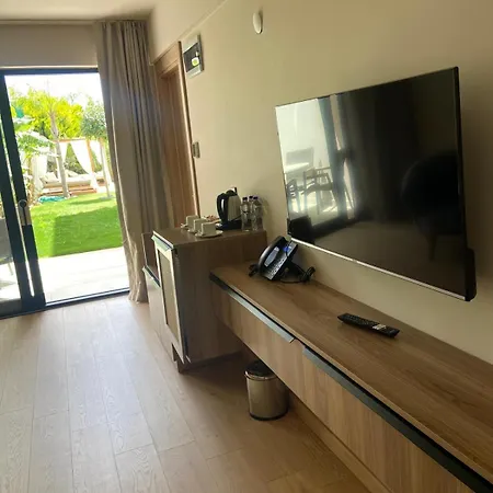 Otel Venzi Ayayorgi-adult Only 15 *